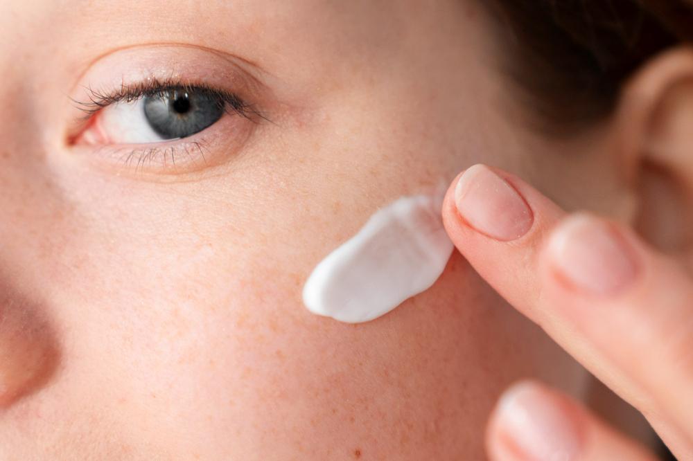 En invierno, tu piel necesita más hidratación adapta tu rutina facial con Be+