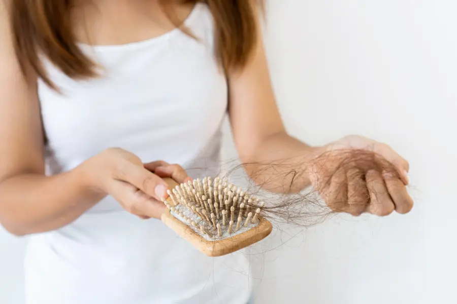 ¿Por qué se cae más el cabello en septiembre? La caída estacional después del verano